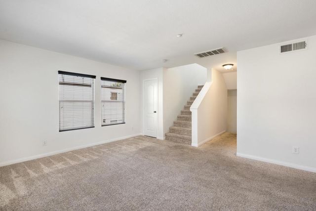 3548 Shoreline Bluff Lane, San Diego, CA 92110