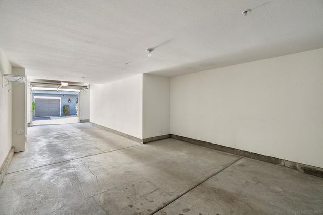 3548 Shoreline Bluff Lane, San Diego, CA 92110