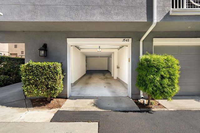 3548 Shoreline Bluff Lane, San Diego, CA 92110