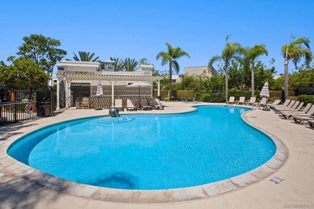 3548 Shoreline Bluff Lane, San Diego, CA 92110