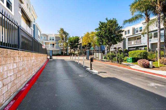 3548 Shoreline Bluff Lane, San Diego, CA 92110