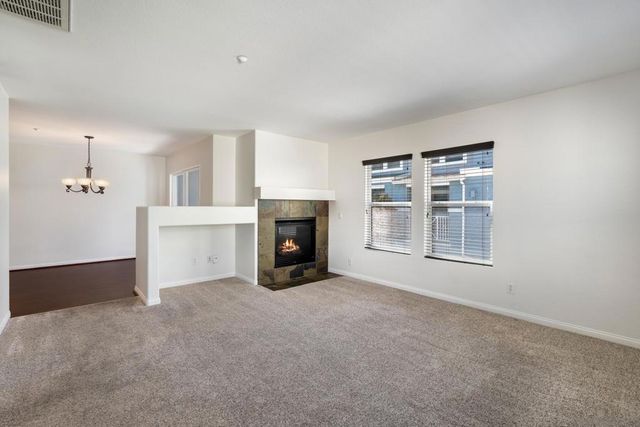 3548 Shoreline Bluff Lane, San Diego, CA 92110