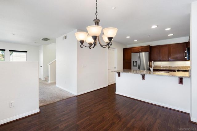 3548 Shoreline Bluff Lane, San Diego, CA 92110