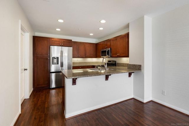 3548 Shoreline Bluff Lane, San Diego, CA 92110