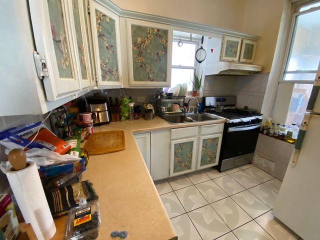 939 W 32nd Street, Chicago, IL 60608