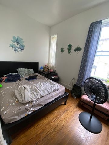 939 W 32nd Street, Chicago, IL 60608