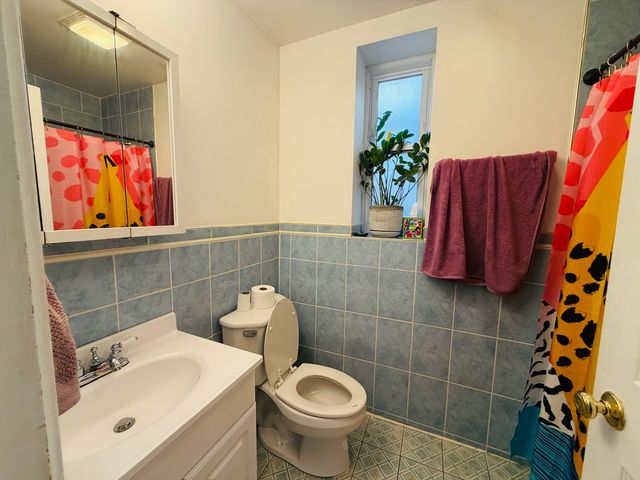 939 W 32nd Street, Chicago, IL 60608
