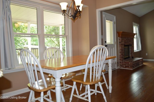 4725 Wooded Oak Cir, Louisville, KY 40245