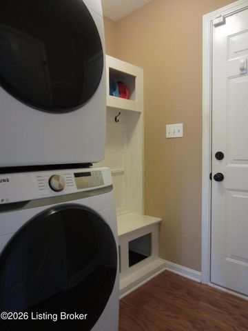 4725 Wooded Oak Cir, Louisville, KY 40245