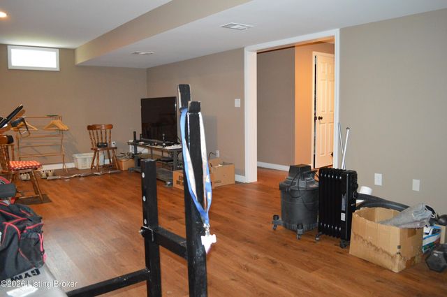 4725 Wooded Oak Cir, Louisville, KY 40245