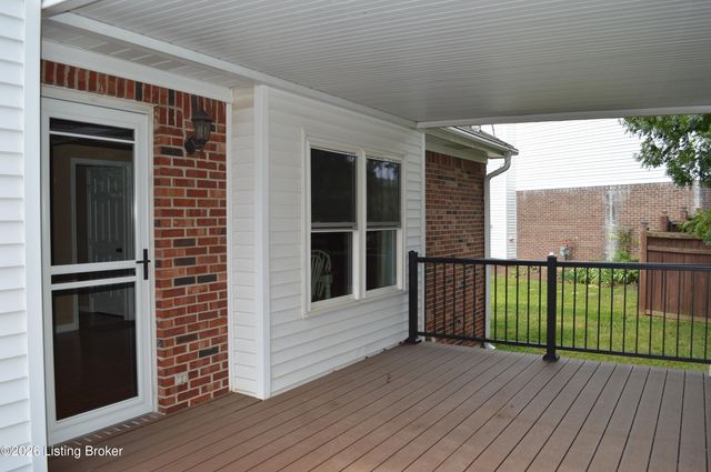 4725 Wooded Oak Cir, Louisville, KY 40245