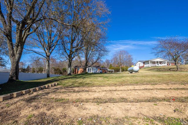736 E Schnellville Road, Jasper, IN 47546