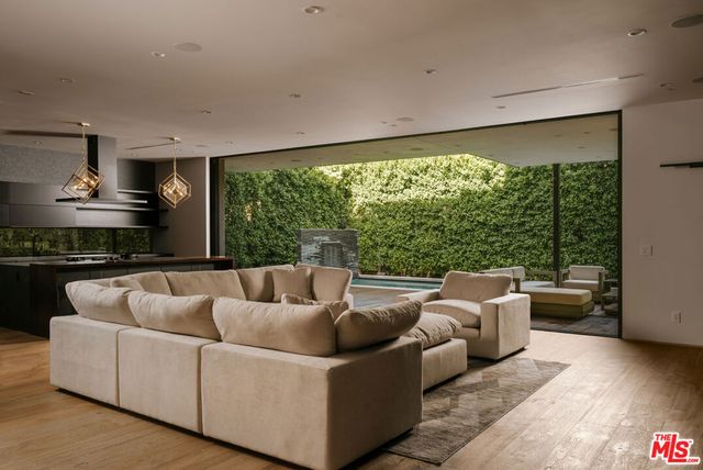 738 N Harper Avenue, Los Angeles, CA 90046