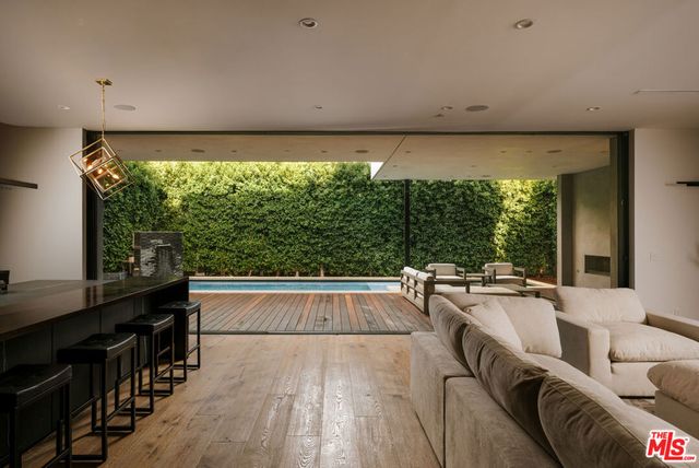 738 N Harper Avenue, Los Angeles, CA 90046