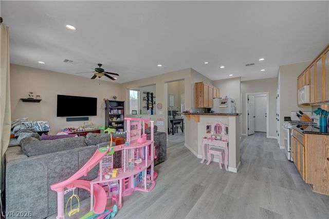 8069 Caspian Moon Drive, Las Vegas, NV 89166
