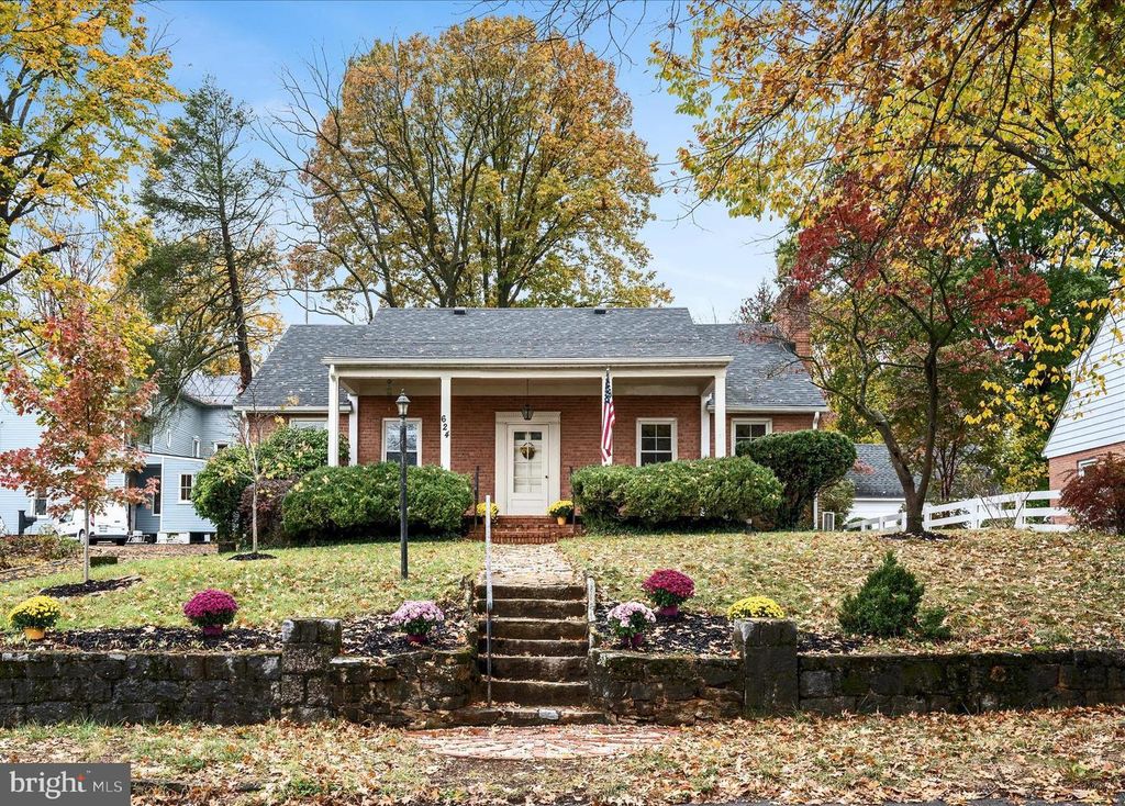 624 S MILDRED ST, Charles Town, WV 25414