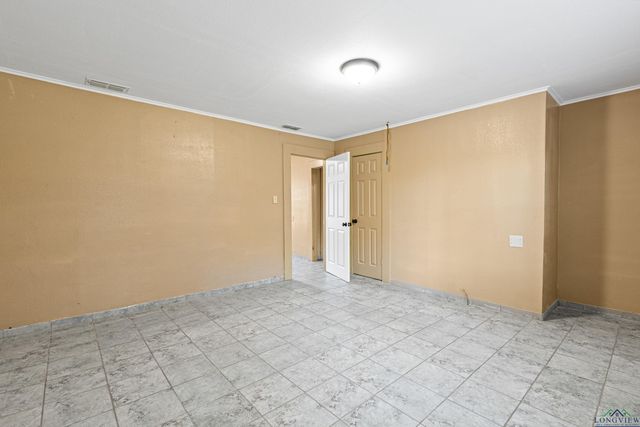 632 Bays Rd, Marshall, TX 75672