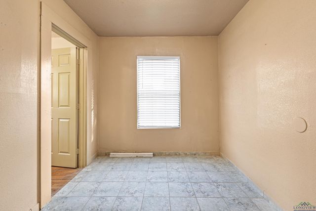 632 Bays Rd, Marshall, TX 75672