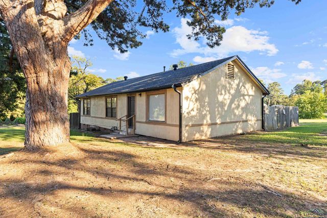 632 Bays Rd, Marshall, TX 75672