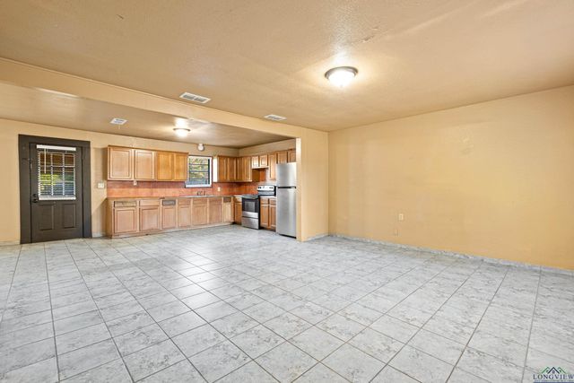 632 Bays Rd, Marshall, TX 75672