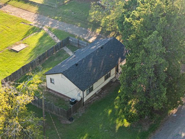 632 Bays Rd, Marshall, TX 75672