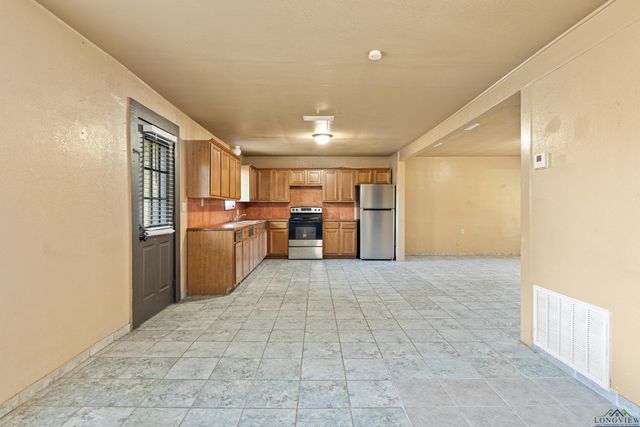 632 Bays Rd, Marshall, TX 75672