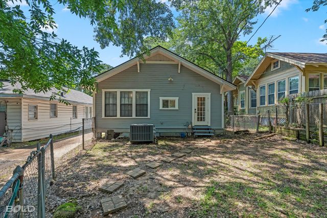 724 College Street, Shreveport, LA 71104