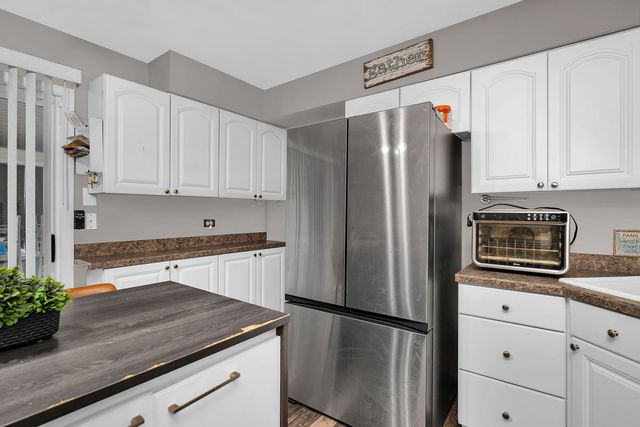 15601 Ridgeland Avenue, Oak Forest, IL 60452