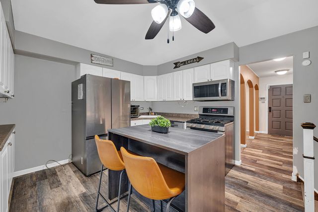 15601 Ridgeland Avenue, Oak Forest, IL 60452