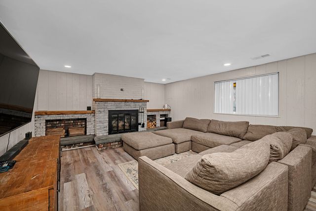 15601 Ridgeland Avenue, Oak Forest, IL 60452