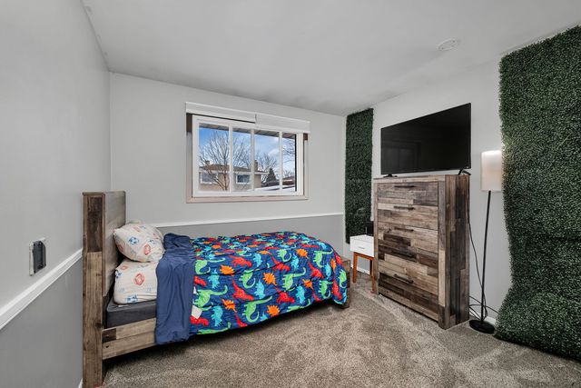 15601 Ridgeland Avenue, Oak Forest, IL 60452