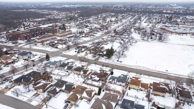 15601 Ridgeland Avenue, Oak Forest, IL 60452