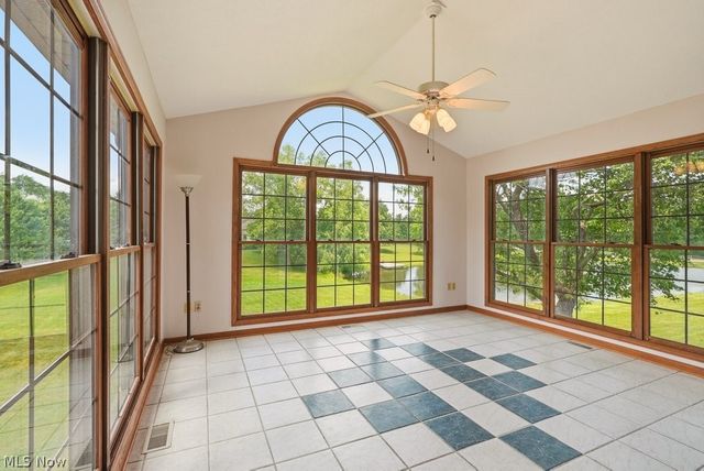 2285 Thoroughbred Drive, Wadsworth, OH 44281