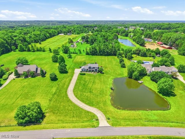 2285 Thoroughbred Drive, Wadsworth, OH 44281