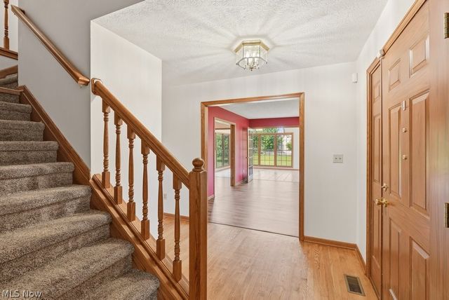 2285 Thoroughbred Drive, Wadsworth, OH 44281