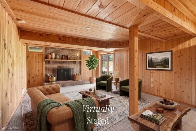 2285 Thoroughbred Drive, Wadsworth, OH 44281