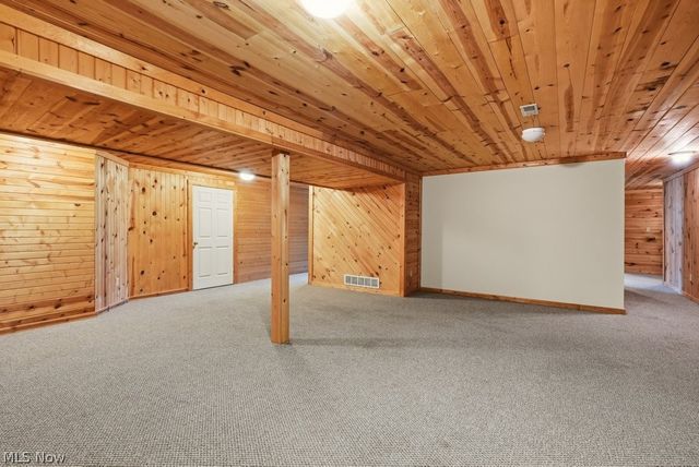 2285 Thoroughbred Drive, Wadsworth, OH 44281