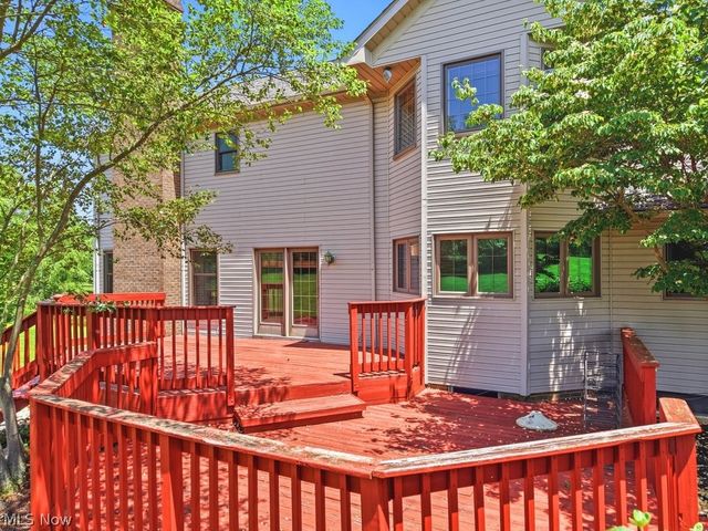 2285 Thoroughbred Drive, Wadsworth, OH 44281