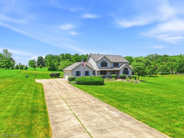 2285 Thoroughbred Drive, Wadsworth, OH 44281