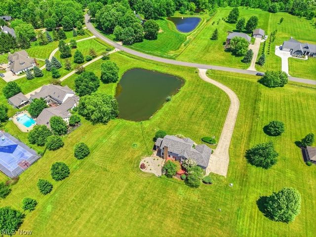 2285 Thoroughbred Drive, Wadsworth, OH 44281