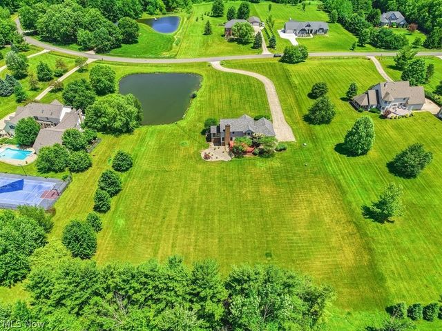 2285 Thoroughbred Drive, Wadsworth, OH 44281