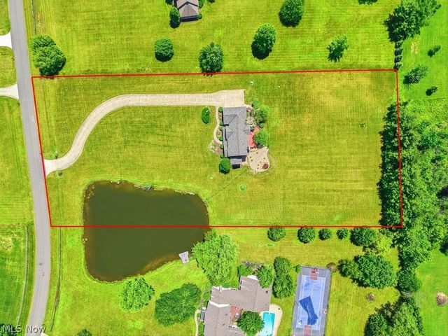 2285 Thoroughbred Drive, Wadsworth, OH 44281