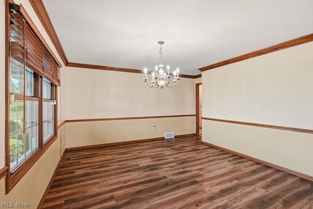 2285 Thoroughbred Drive, Wadsworth, OH 44281