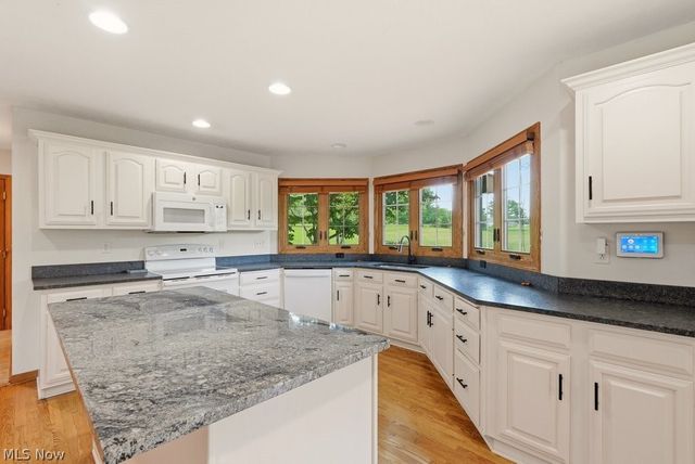 2285 Thoroughbred Drive, Wadsworth, OH 44281