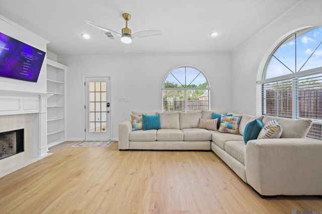 18482 Lake Iris Ave, Baton Rouge, LA 70817