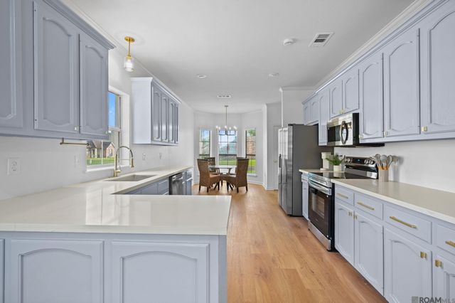 18482 Lake Iris Ave, Baton Rouge, LA 70817