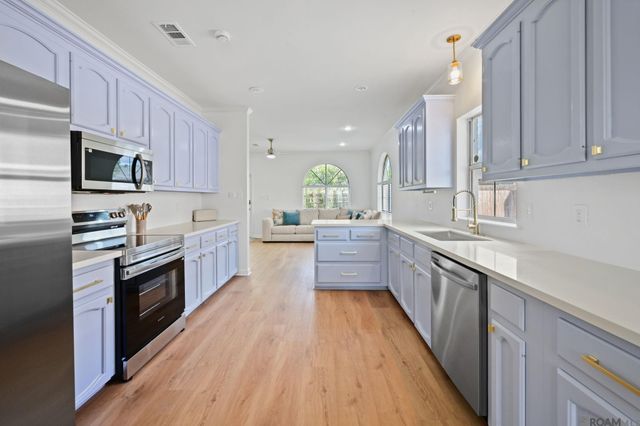 18482 Lake Iris Ave, Baton Rouge, LA 70817