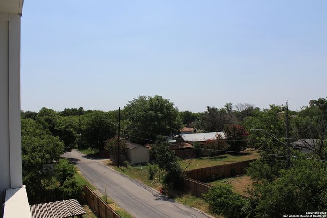 111 Sanders St Unit 101, San Antonio, TX 78203