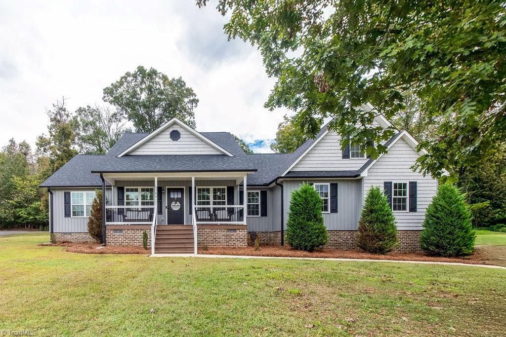 6584 Black Oak Court, Thomasville, NC 27360