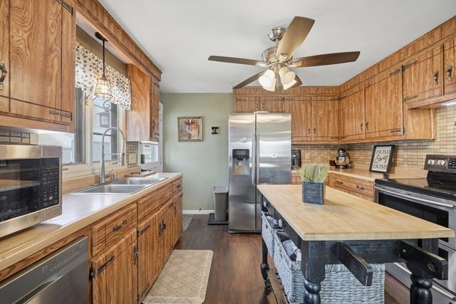 180 Southwick St, Agawam, MA 01030